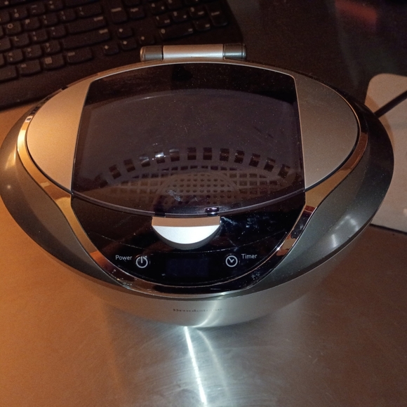 Brookstone Ultrasonic Jewelry Cleaner Model CD-2840 - Picture 2 of 6